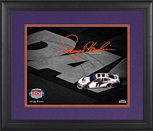 Denny Hamlin Çerçeveli 11 x 14 2020 Daytona 500 Şampiyonu Faks İmza Fotoğrafı-NASCAR Sürücü Plakları ve Kolajları